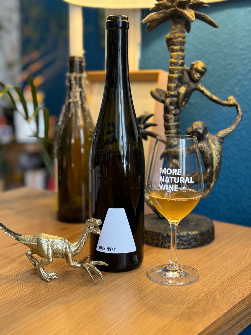 Veltinske Zelene Concrete Pyramid 2018/19 is a natural wine crafted by Hubinsky, in the Bratislava region in Slokavia